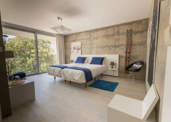 De Torneiros * أوني دا سيرا